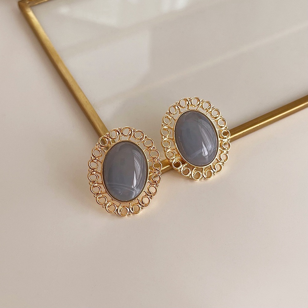 Vintage Antique Style Earrings With Silver Needle